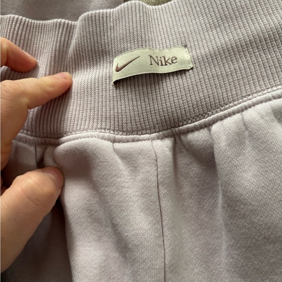 Nike Soft Gray / purple Joggers - Picture 7 of 8